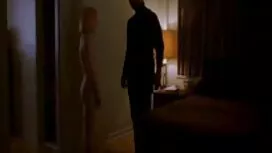 Un uomo, beccare, fi ...