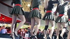 Bionda Footjob video ...