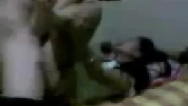 Russo attira un uomo ...